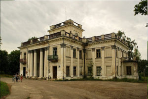 В Белоруссии за 12 долларов продали Дворец в Жемыславле — памятник архитектуры XIX века