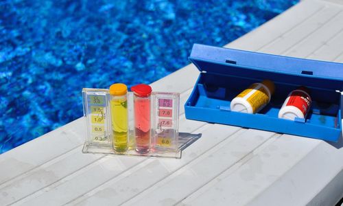 Химия для бассейнов: особенности применения