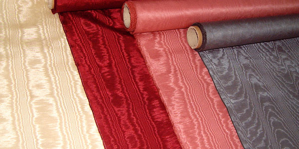 Ткань муар — разновидности, свойства, уход за одеждой в фото