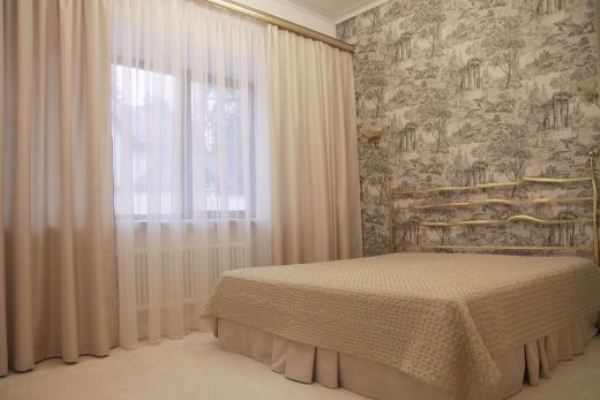 Фото Тюль для спальни в оливковых цветах