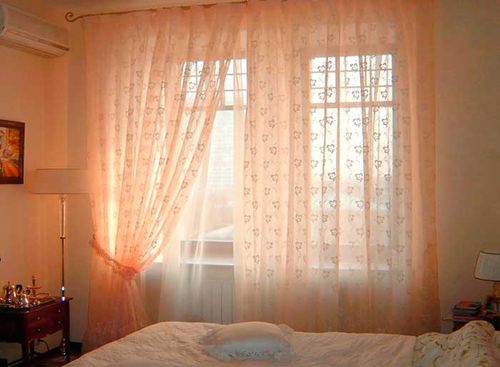 Фото Тюль и спальня в персиковых цветах