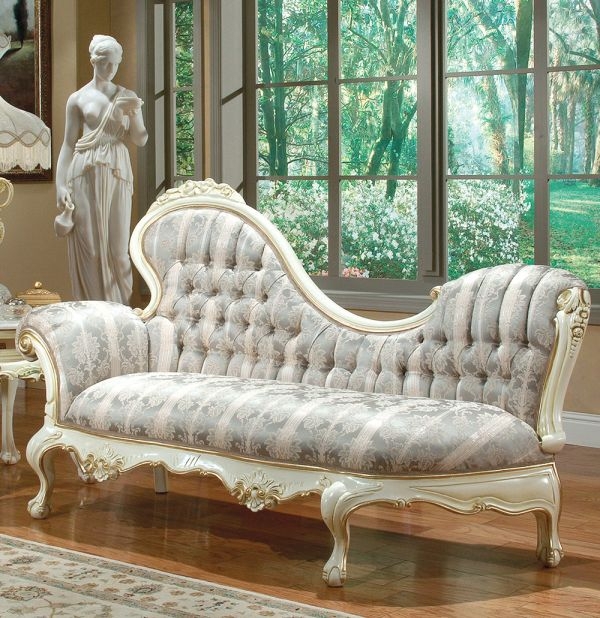 Осматриваем диваны в викторианском стиле