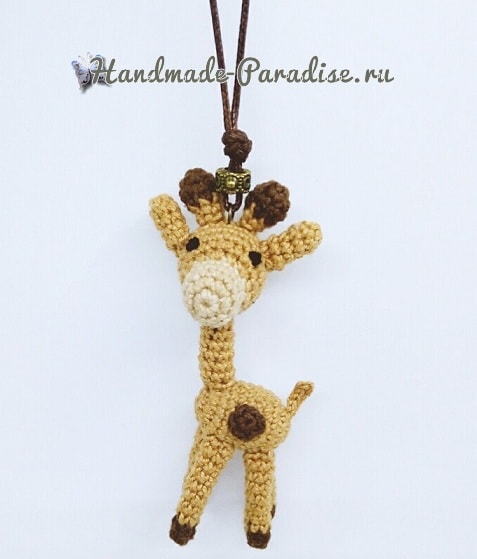 Жираф. Игрушка амигуруми крючком в фото