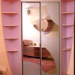 Угловой шкаф-купе в спальню: фото и советы по выбору