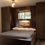 деревянный интерьер спальни